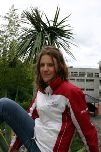 Hhnchen-Christinchen - unser Neuzuwachs seit diesem Jahr - gehrt zu den Schulgartengttinnen ...